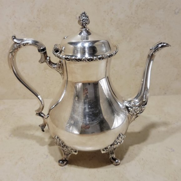 WILCOX Other - WILCOX Silverplate Coffee Pot Du Barry-Floral Border